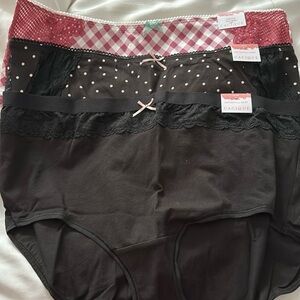 NWT 3 pair cotton full brief panties.Cacique brand
